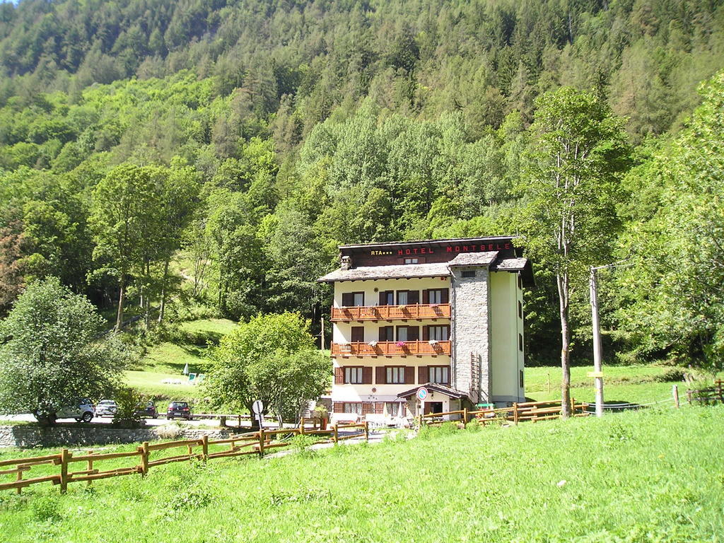Mont Gele Hotel Ollomont Eksteriør billede