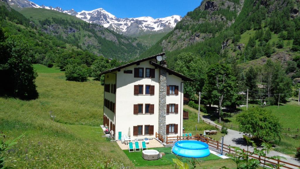 Mont Gele Hotel Ollomont Eksteriør billede