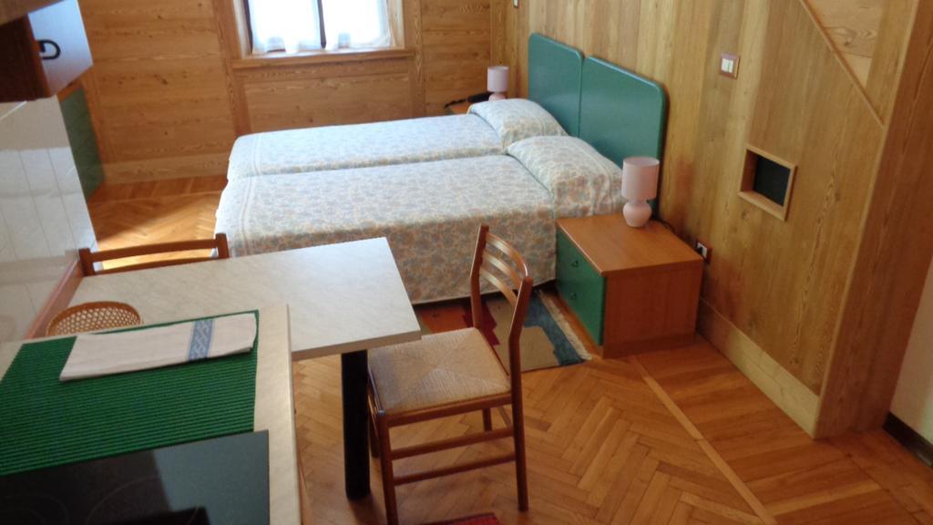 Mont Gele Hotel Ollomont Eksteriør billede
